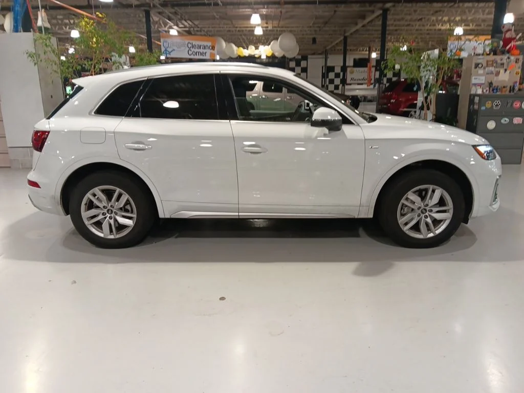 Used 2022 Glacier White Metallic Audi 45 S line Premium image 5