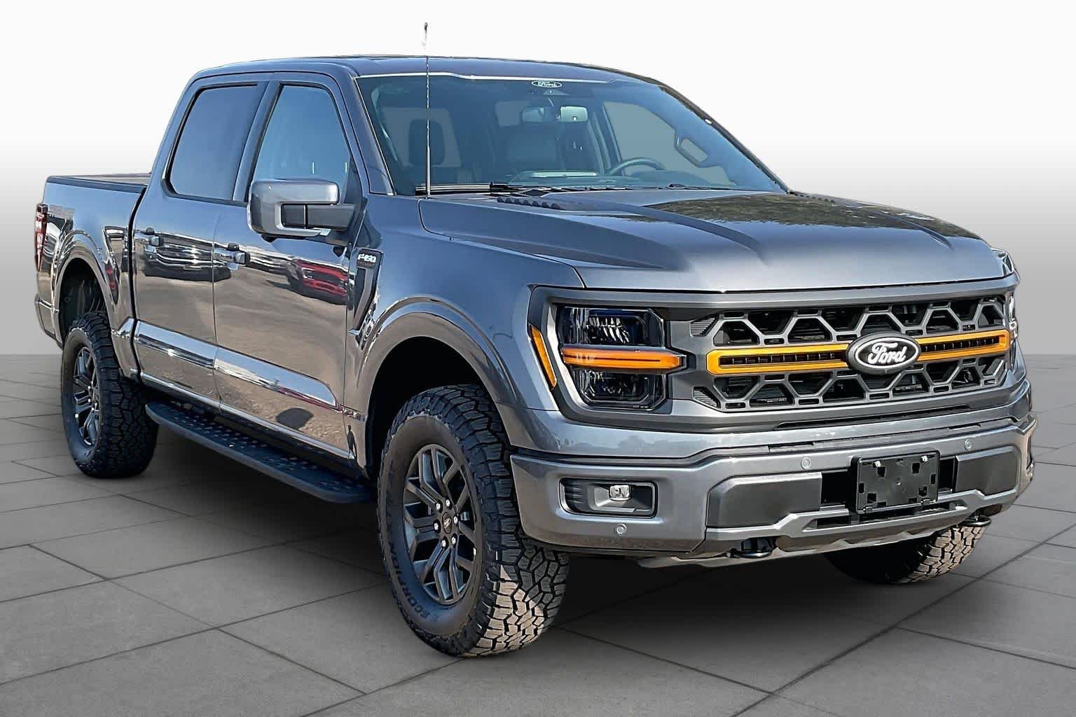 New 2026 Carbonized Gray Metallic Ford Tremor® image 2