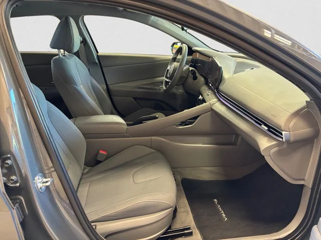 Used 2024 Gray Hyundai SEL image 16