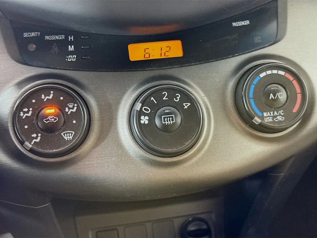 Used 2010 Blue Toyota Base image 16