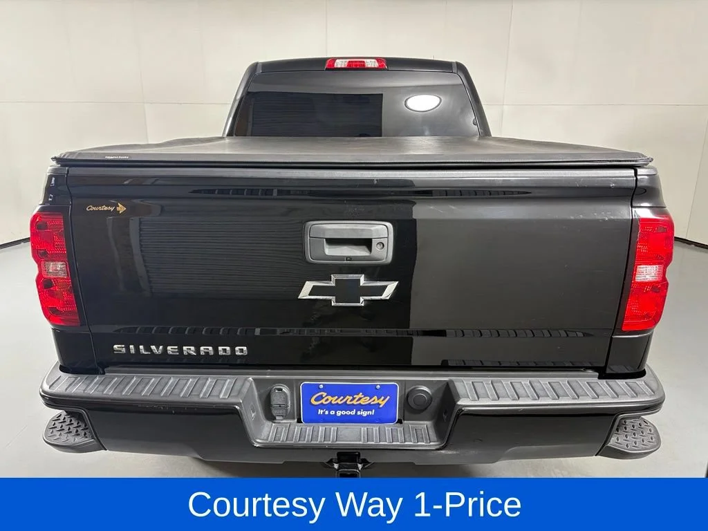 Used 2018 BLACK Chevrolet Custom image 9