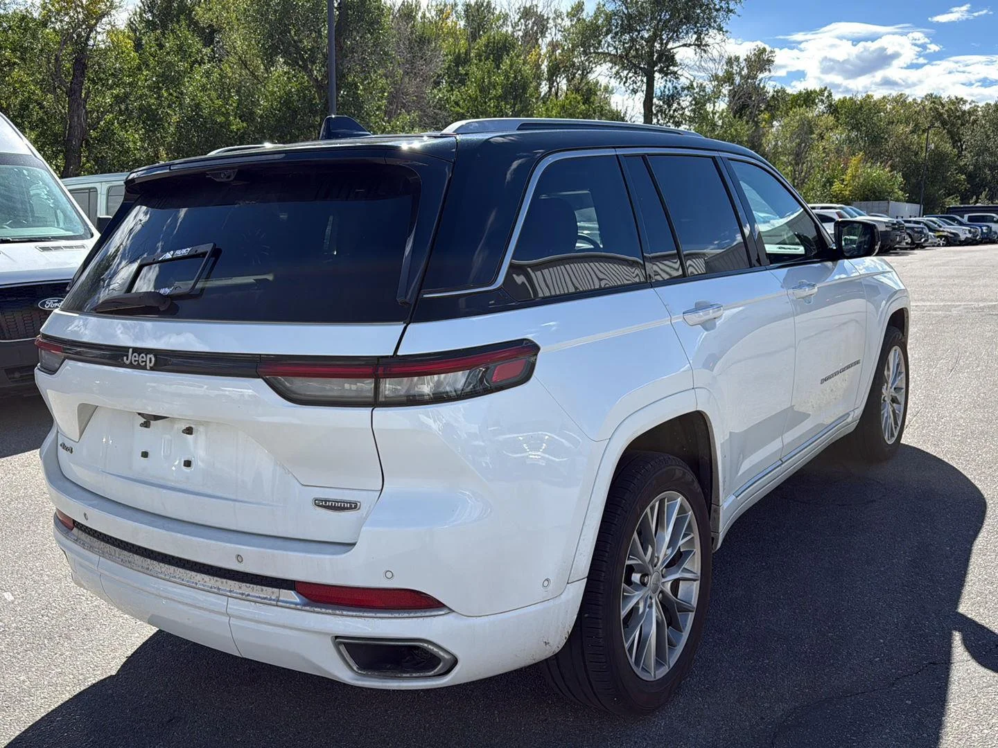 Used 2024 Bright White Clearcoat Jeep Summit image 9