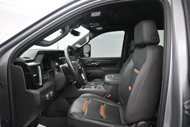 Used 2025 Sterling Metallic GMC AT4 image 9