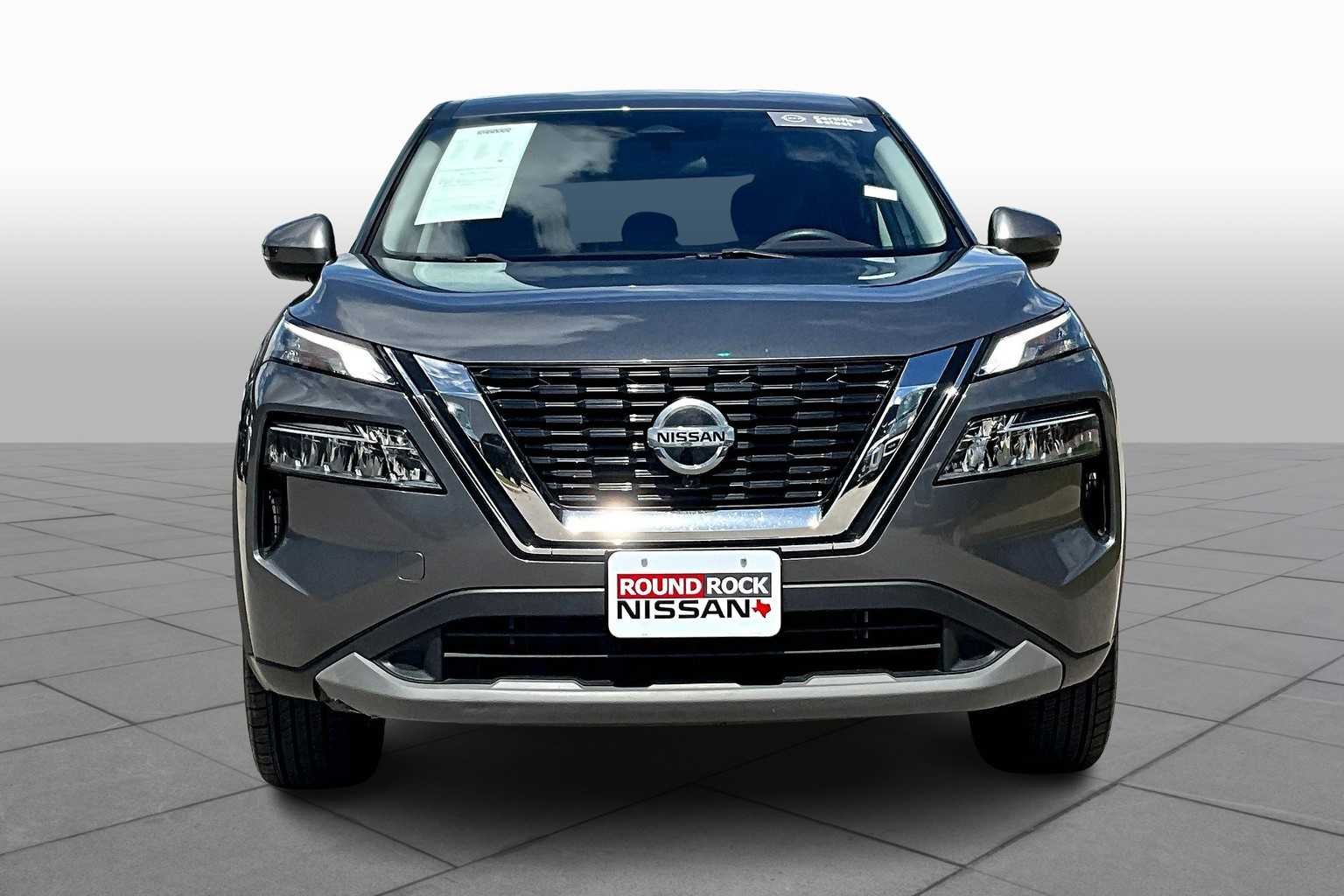 Used 2021 Gun Metallic Nissan SV image 4