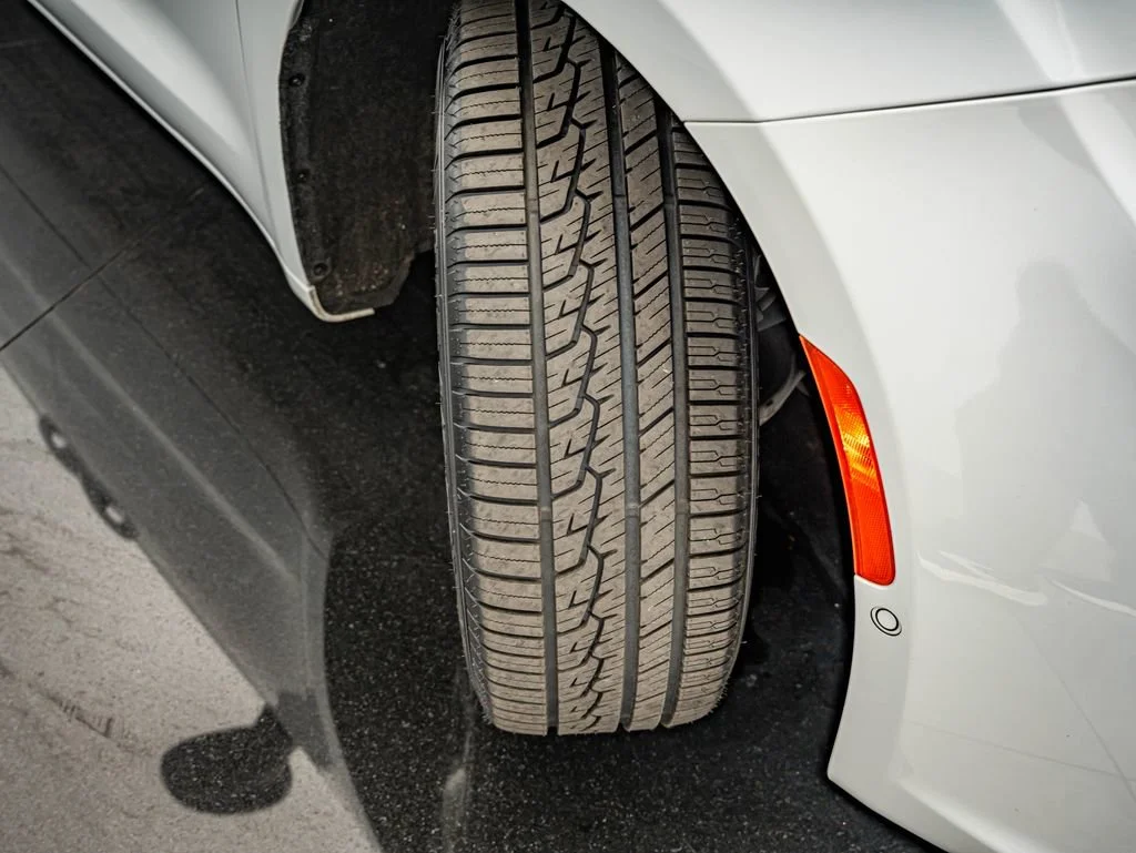 Used 2024 Bright White Clearcoat Chrysler Limited image 46