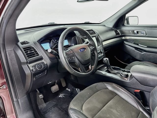 Used 2019 Red Ford XLT image 9