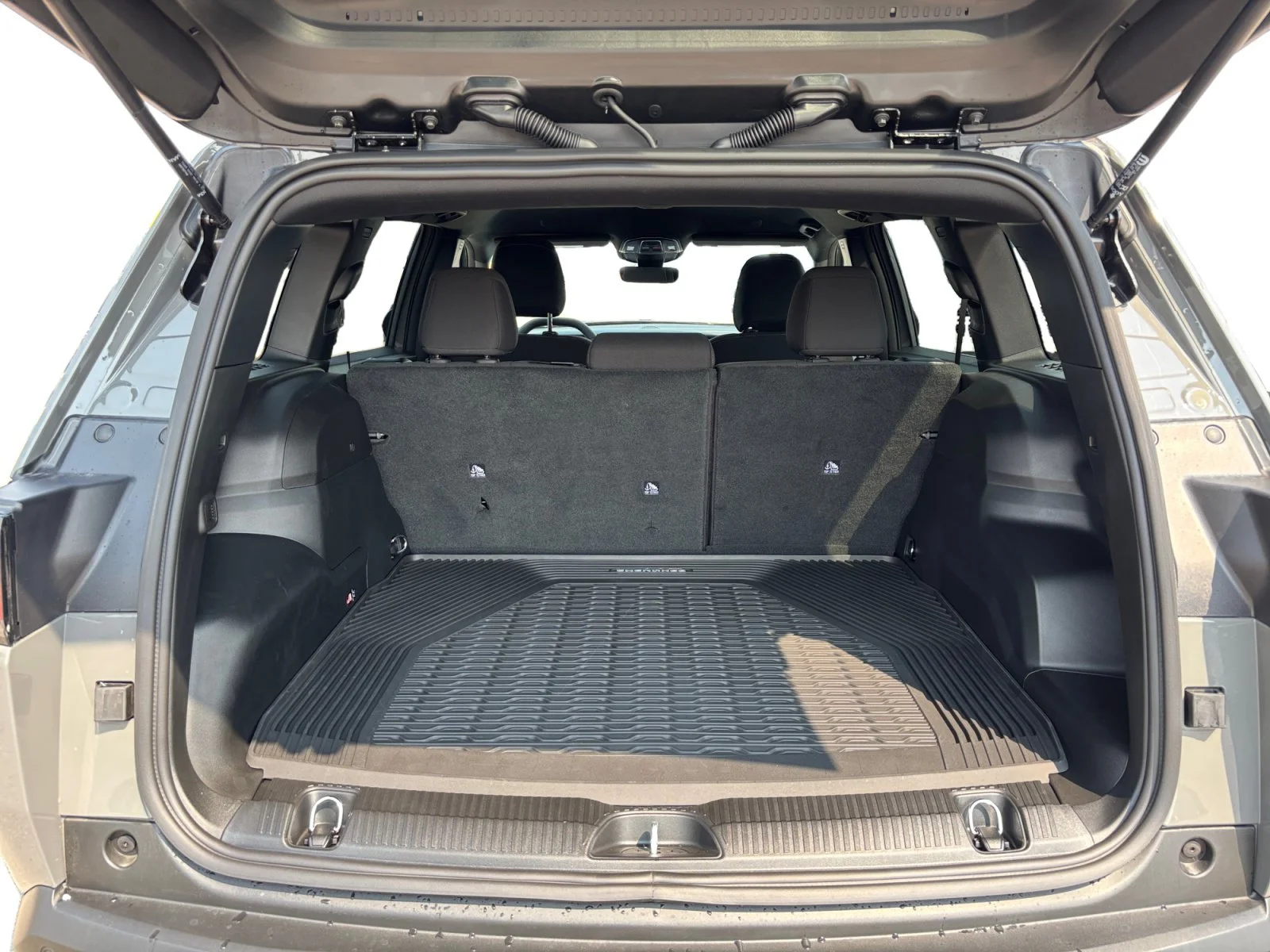 New 2026 STING-GREY Jeep Laredo image 19