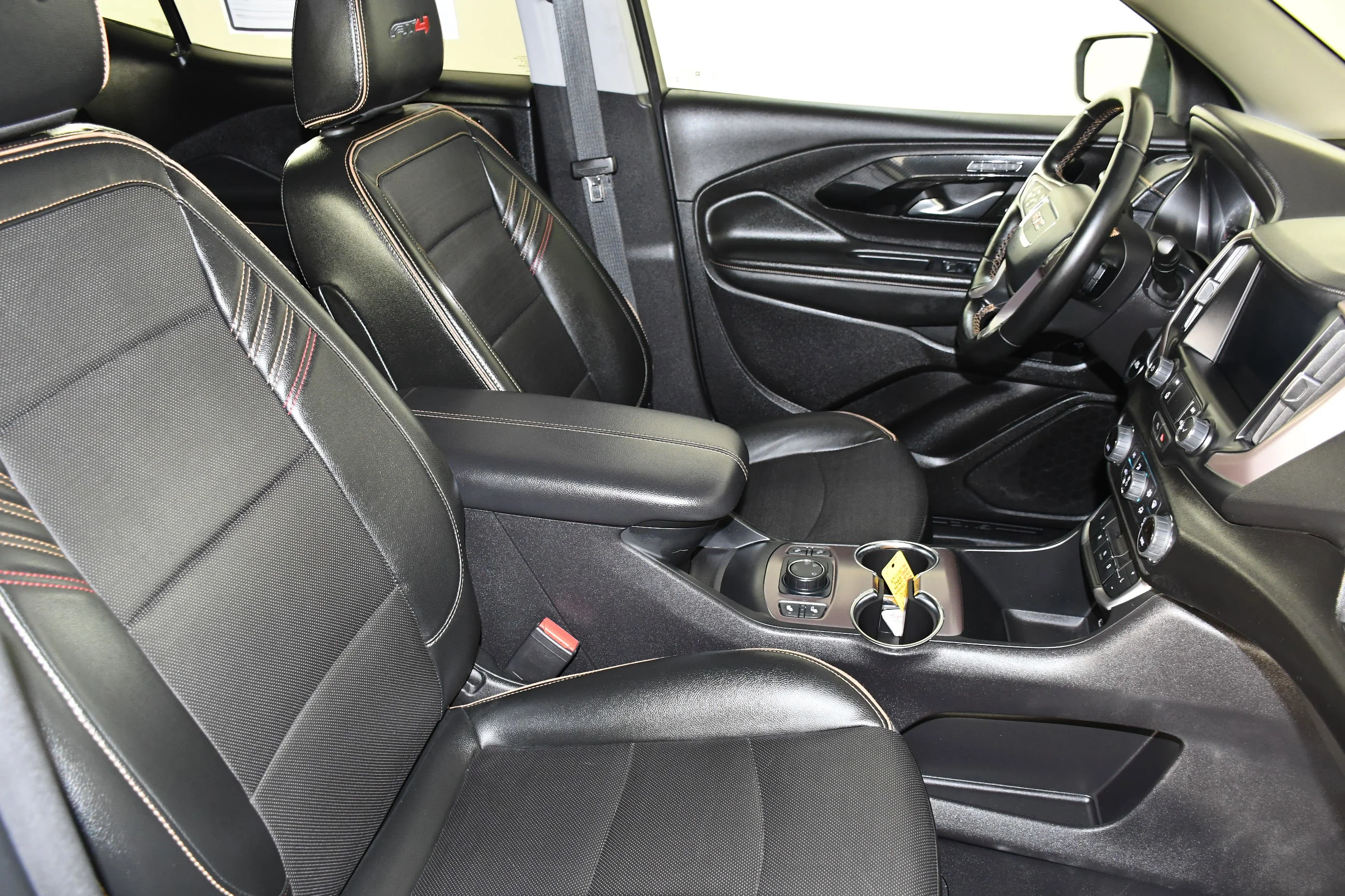 Used 2024 Summit White GMC AT4 image 44