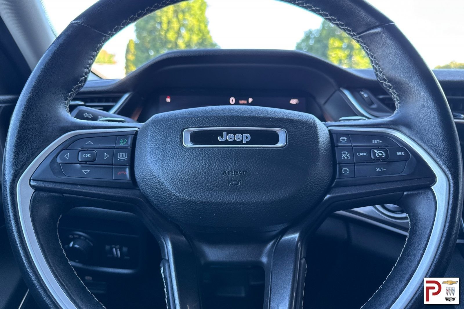 Used 2022 Gray Jeep Laredo image 29