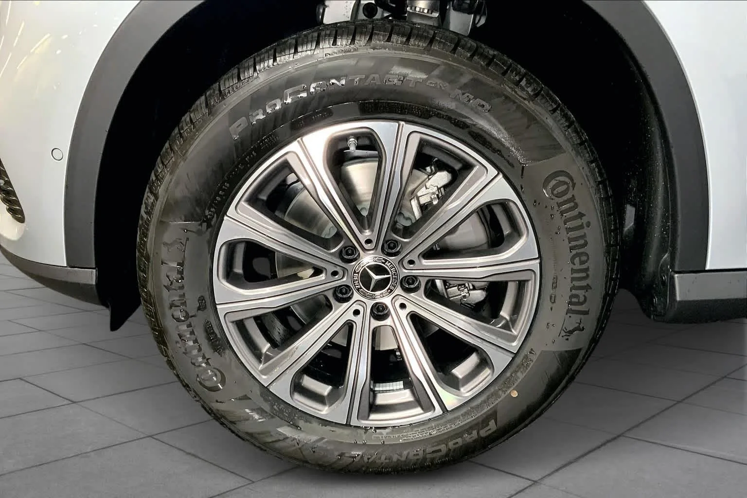 Used 2025 Cirrus Silver Metallic Mercedes-Benz GLC 300 image 18