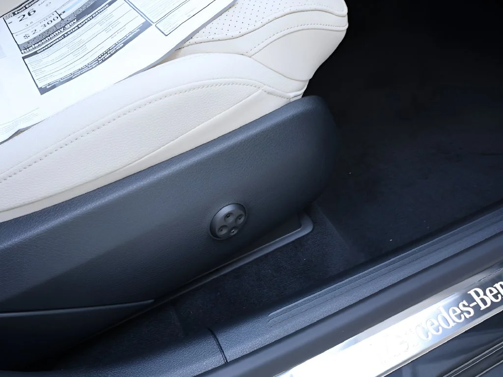 New 2027 Grey831 Mercedes-Benz GLC 300 image 9