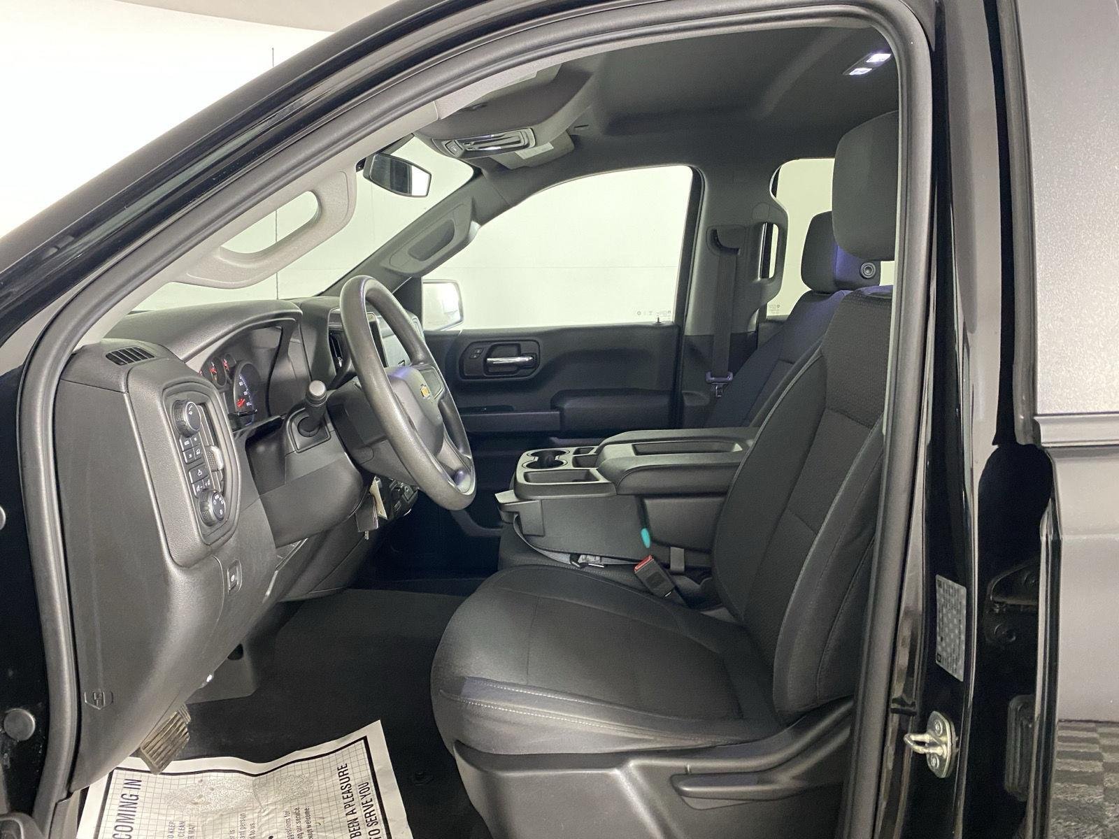 Used 2019 Black Chevrolet Custom image 17