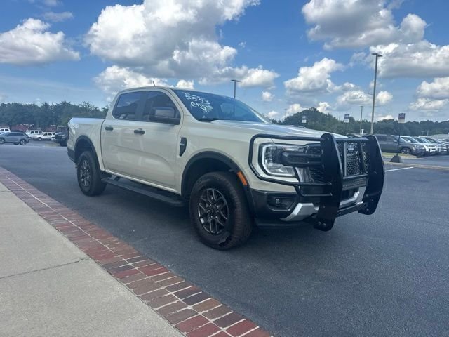 Used 2025 Beige Ford XLT image 3