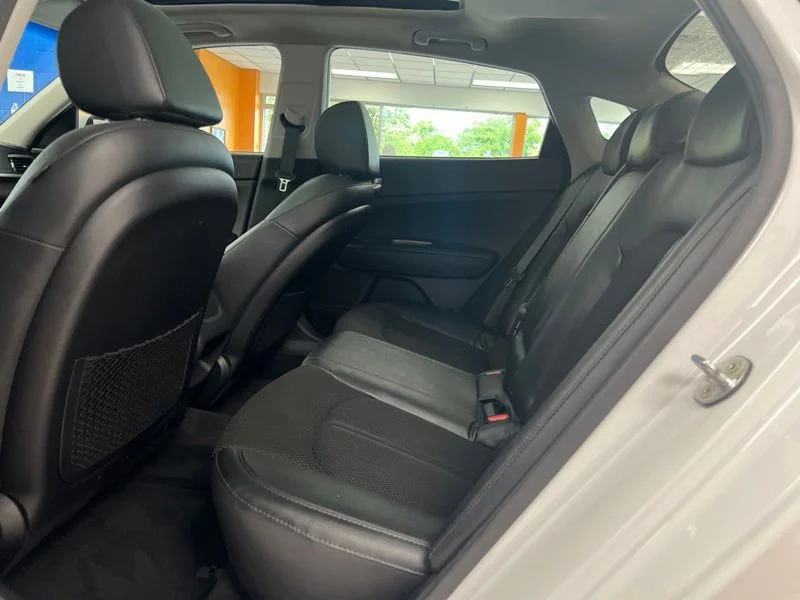 Used 2020 White Kia S image 15