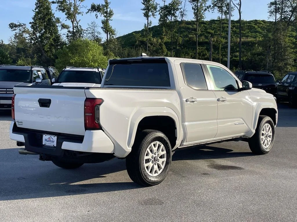 2026 Toyota Tacoma SR5 - Photo 28