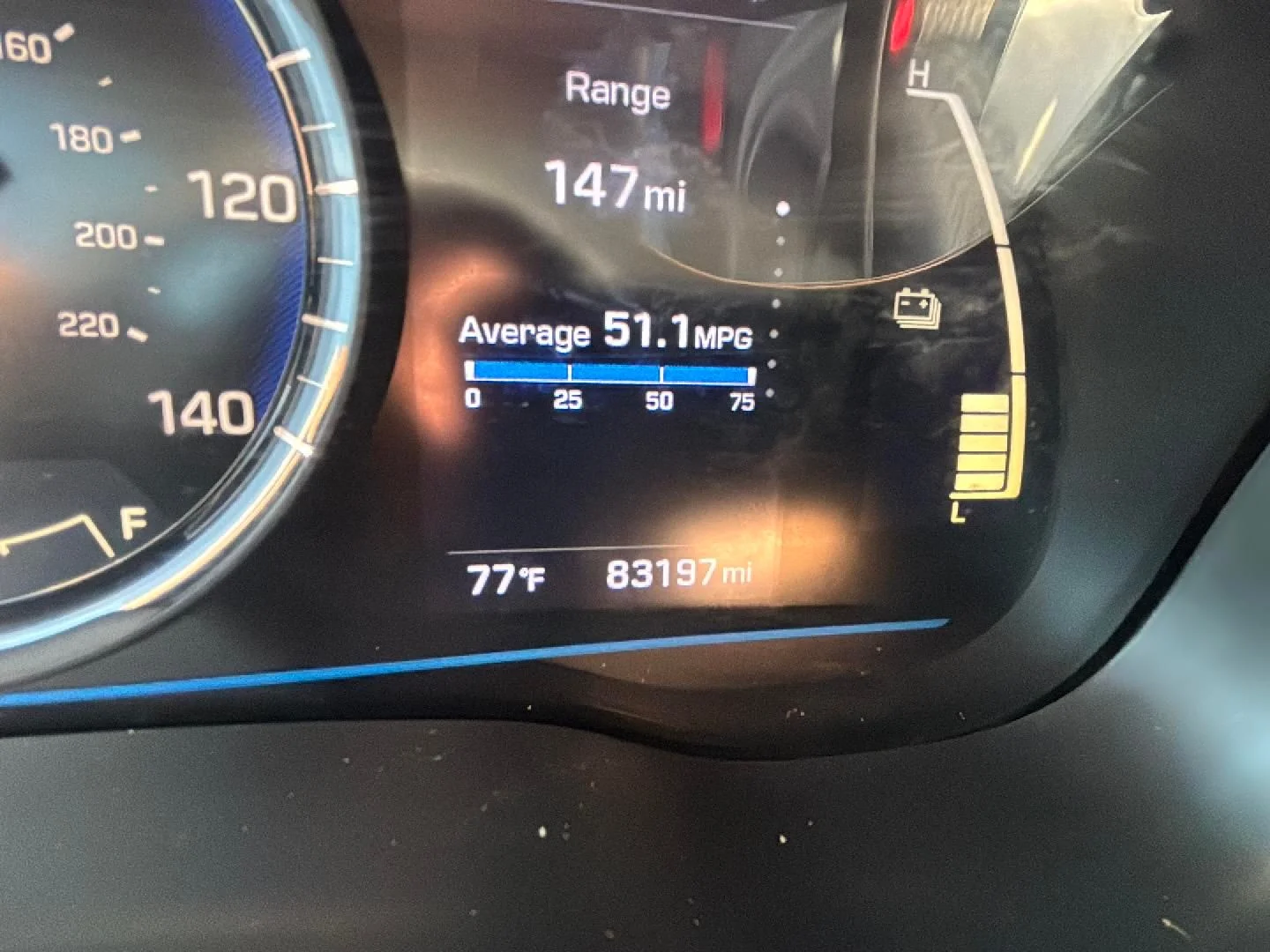 Used 2018 Silver Hyundai Blue image 9