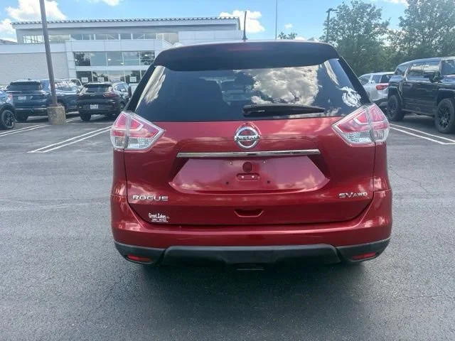Used 2016  Nissan SV image 6