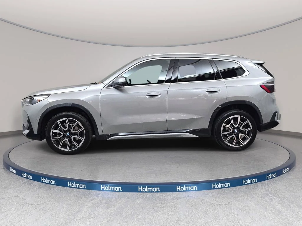 Used 2025 Silver Metallic BMW xDrive28i image 9