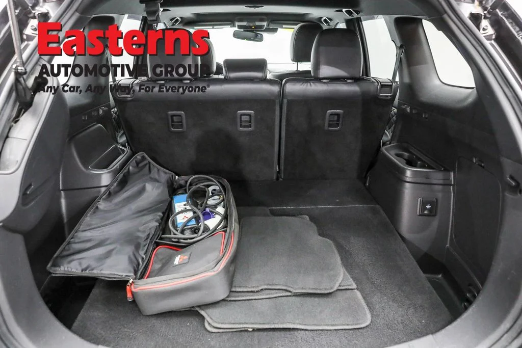 Used 2021 Black Mitsubishi SEL image 9