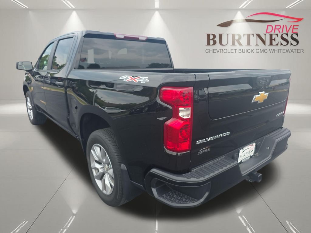 Used 2023 Black Chevrolet Custom image 6