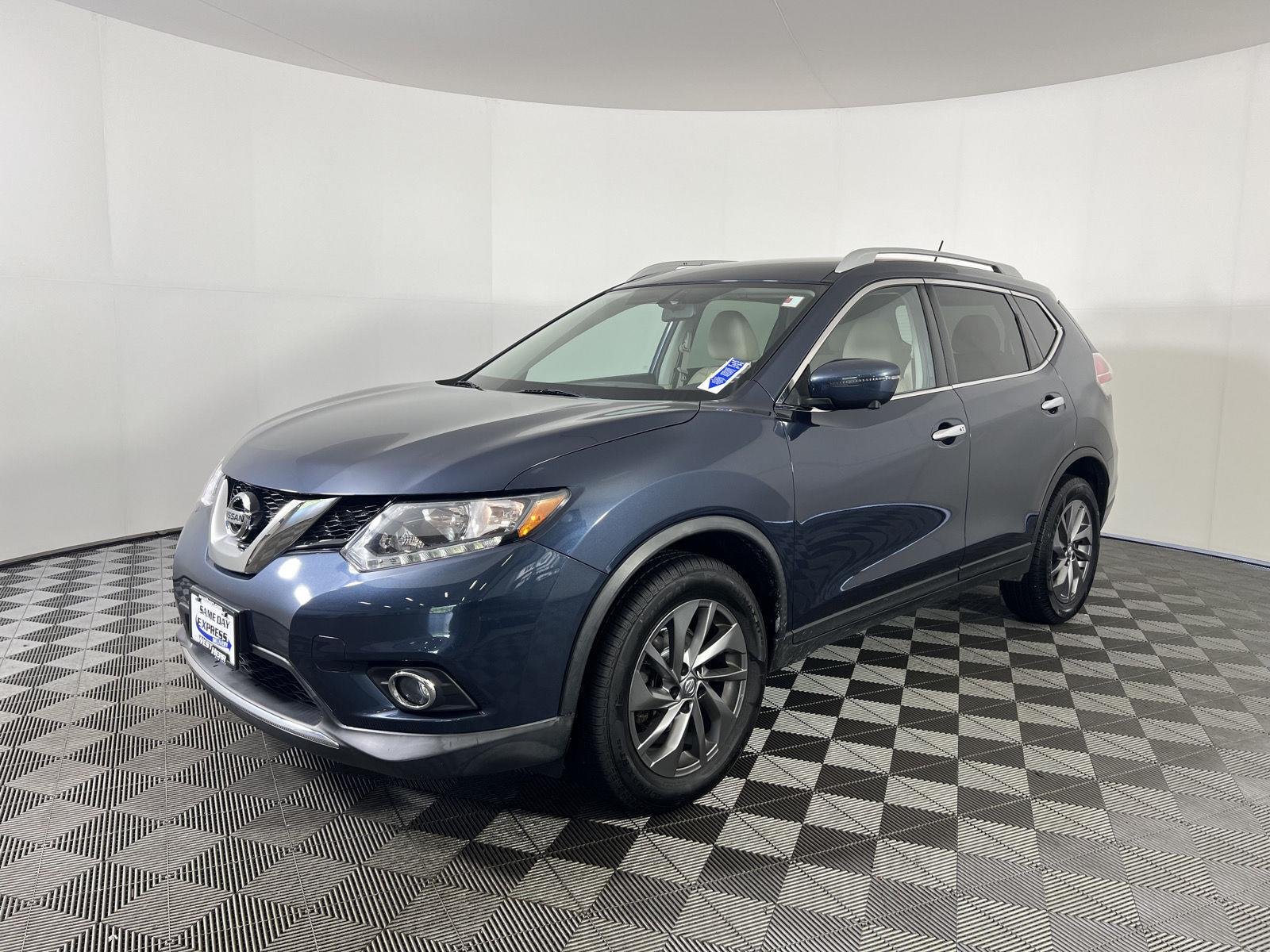 Used 2016 Arctic Blue Metallic Nissan SL image 28