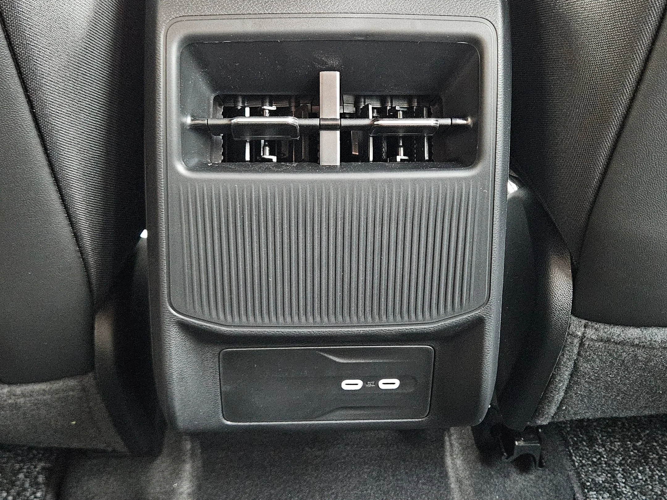 New 2026 Diamond Black Crystal Pearlcoat Jeep 85th Anniversary image 23