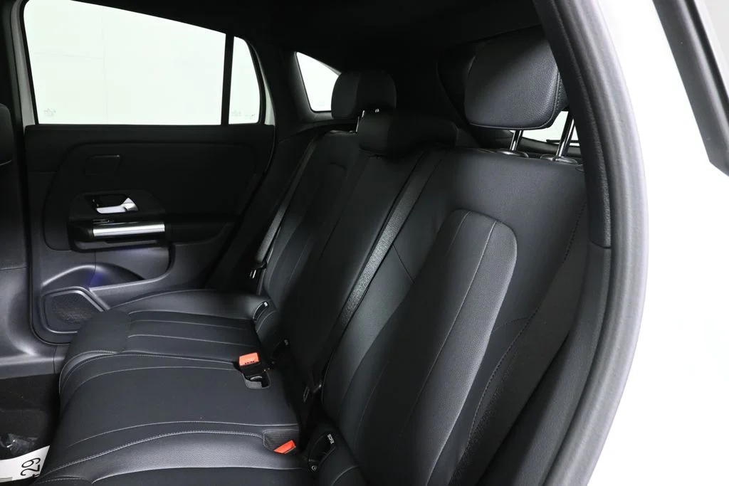 Used 2026 White Mercedes-Benz GLA 250 image 4
