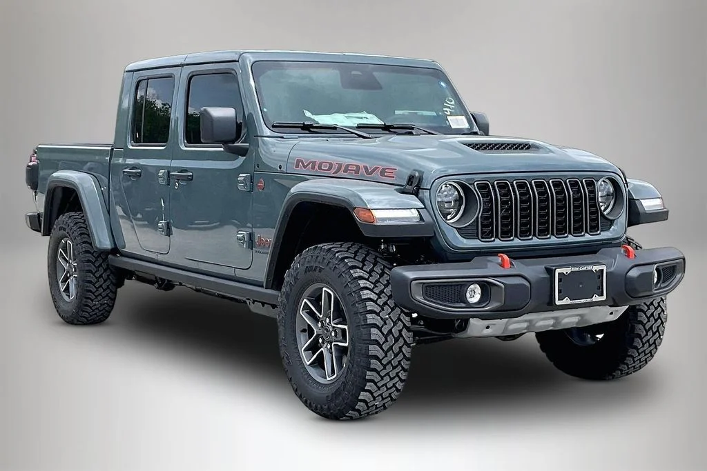 2026 Jeep Gladiator Mojave Auto's photo