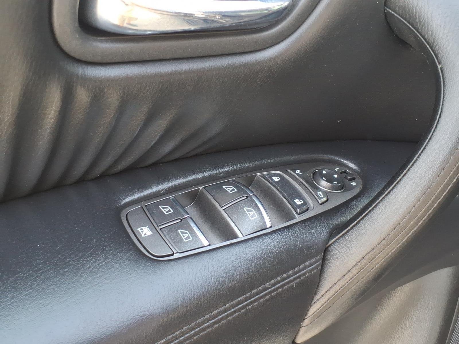 Used 2023 Super Black Nissan SV image 11