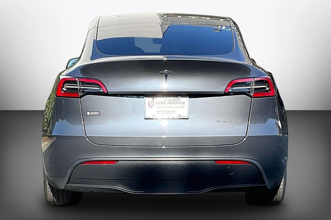 Used 2023  Tesla Long Range image 7