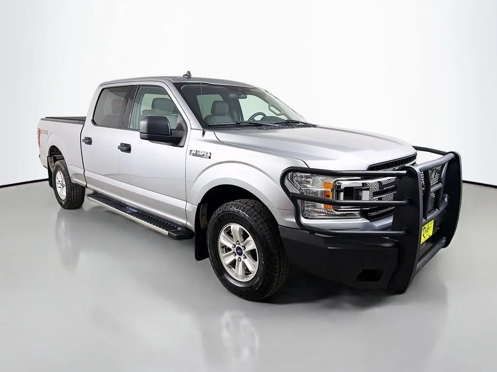 Used 2020  Ford XL image 4
