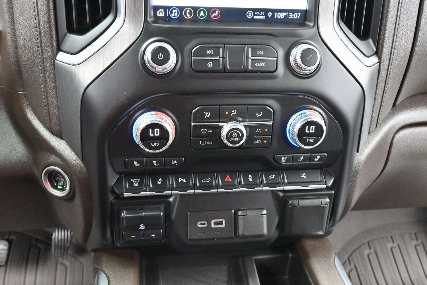 Used 2022 White Frost Tricoat GMC Denali image 33
