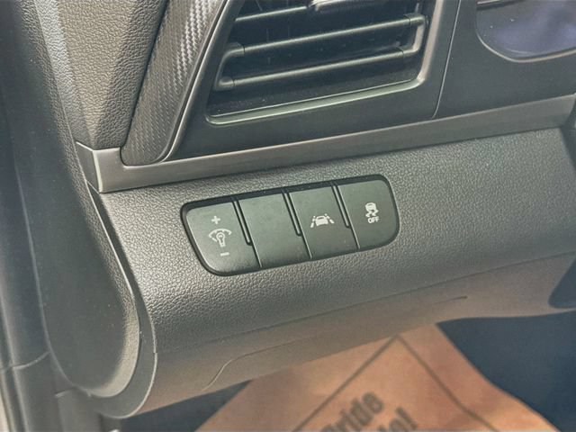 Used 2020 Fluid Metal Hyundai SE image 6