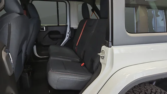 New 2026 Bright White Clear-Coat Exterior Paint Jeep  image 24