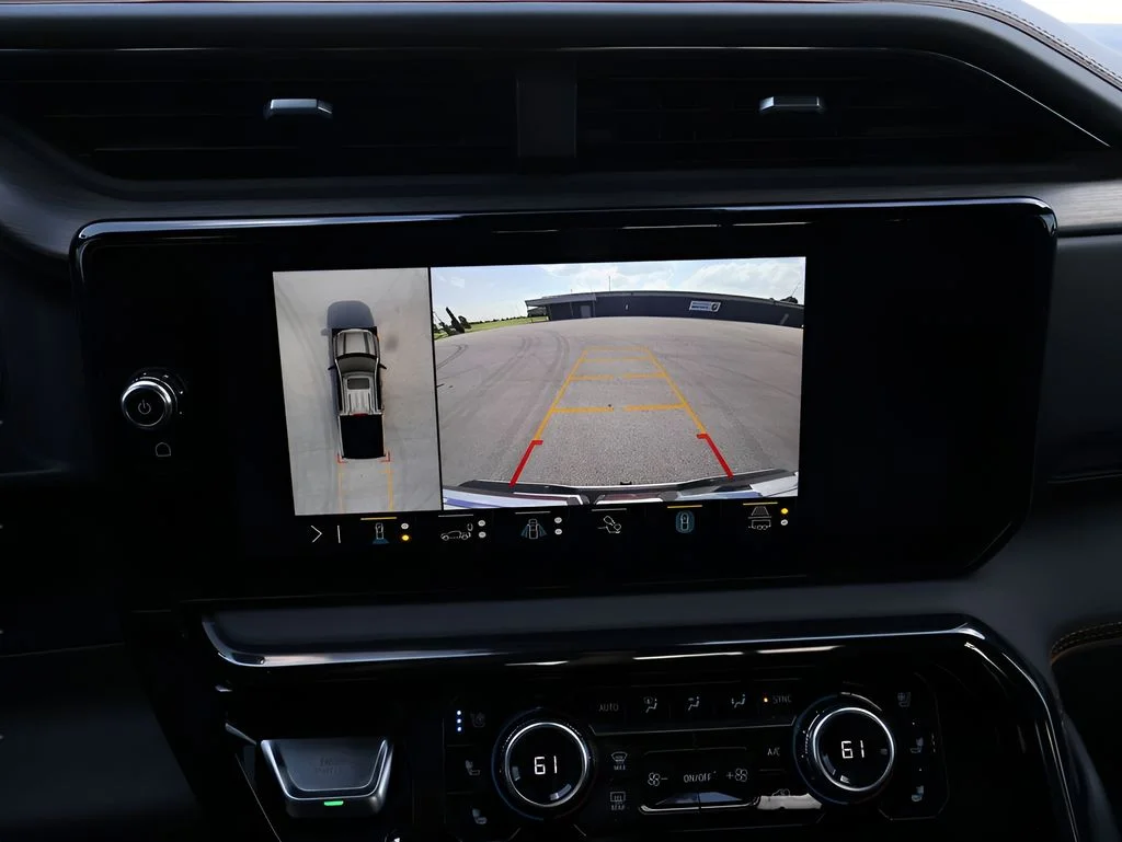 Used 2023 White GMC AT4 image 24