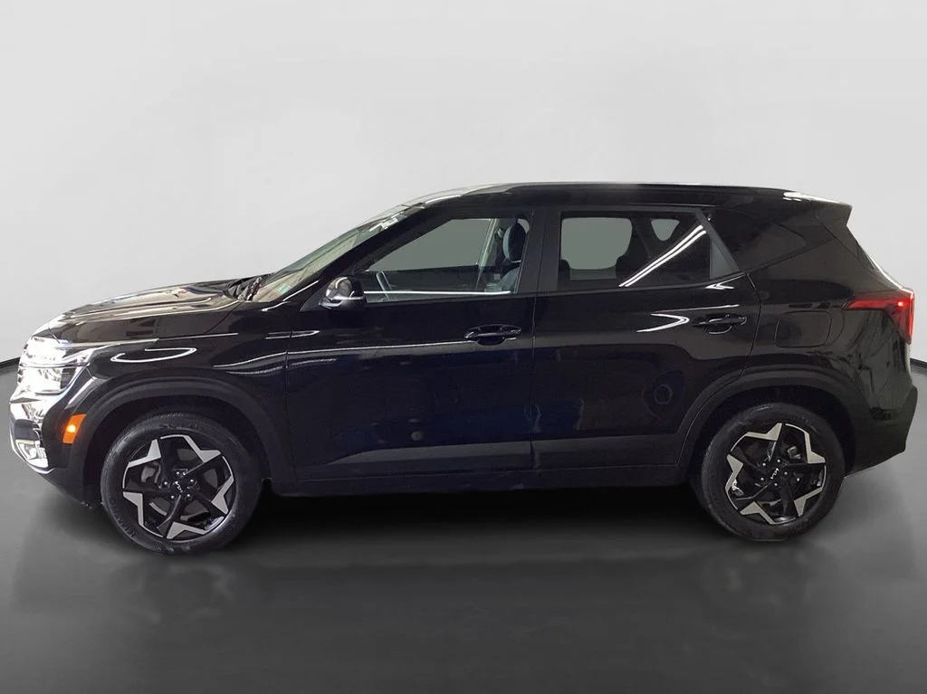 Used 2025 Black Kia S image 8