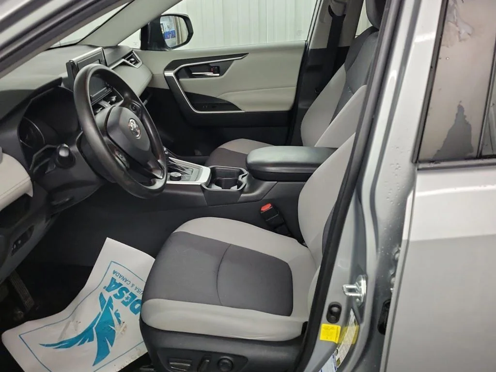 Certified Used 2021 Silver Toyota XLE image 10