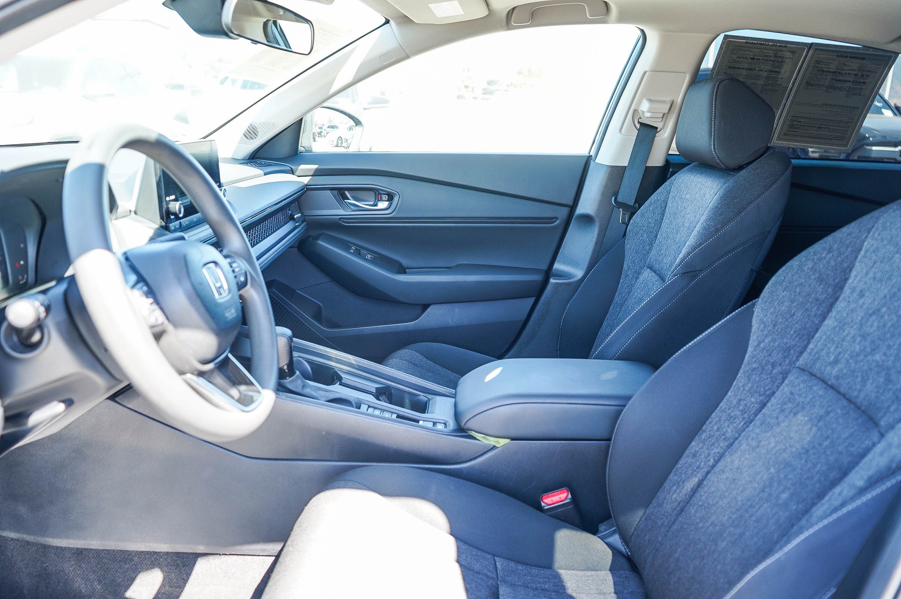 Used 2025 Meteorite Gray Metallic Honda SE image 19