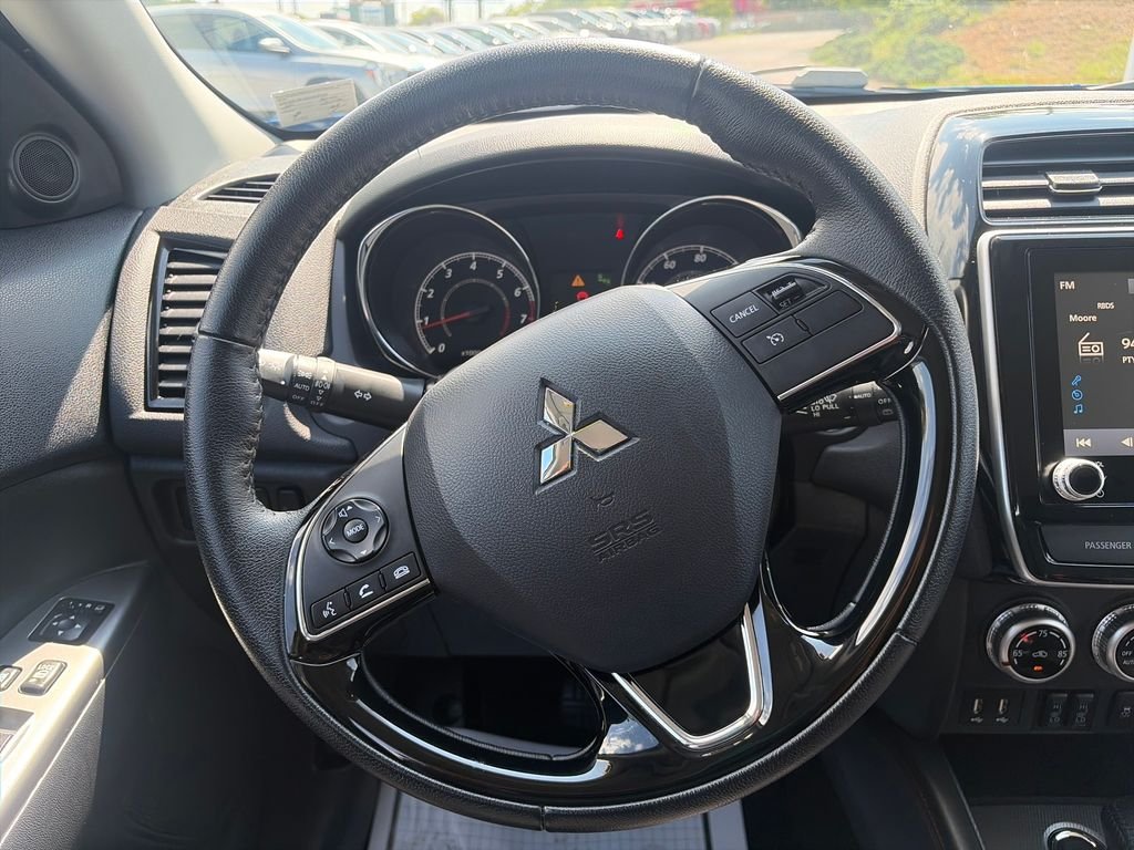 Used 2025 Blue Mitsubishi 2.0 SE image 14