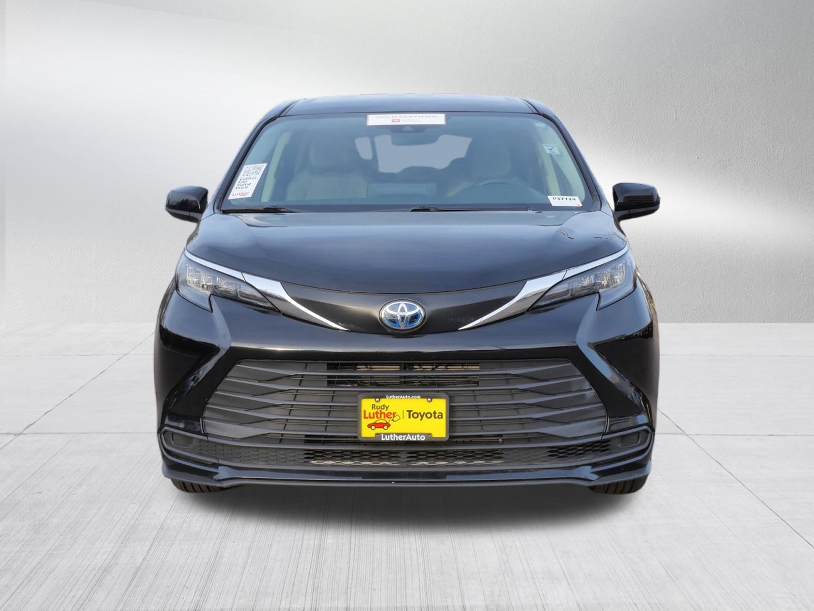 Certified 2024 Toyota Sienna LE with VIN 5TDKRKEC8RS210255 for sale in Golden Valley, Minnesota