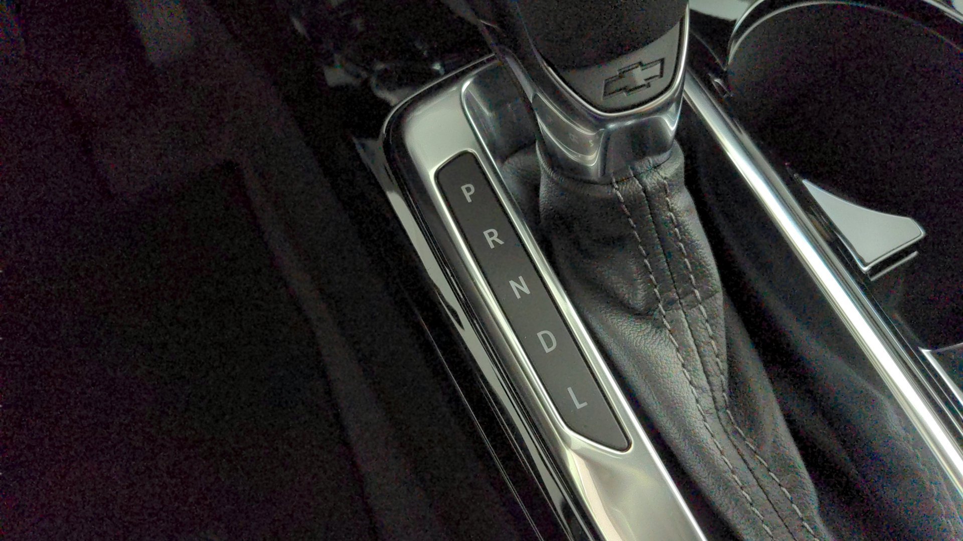 New 2026 Mosaic Black Metallic Chevrolet ACTIV image 27