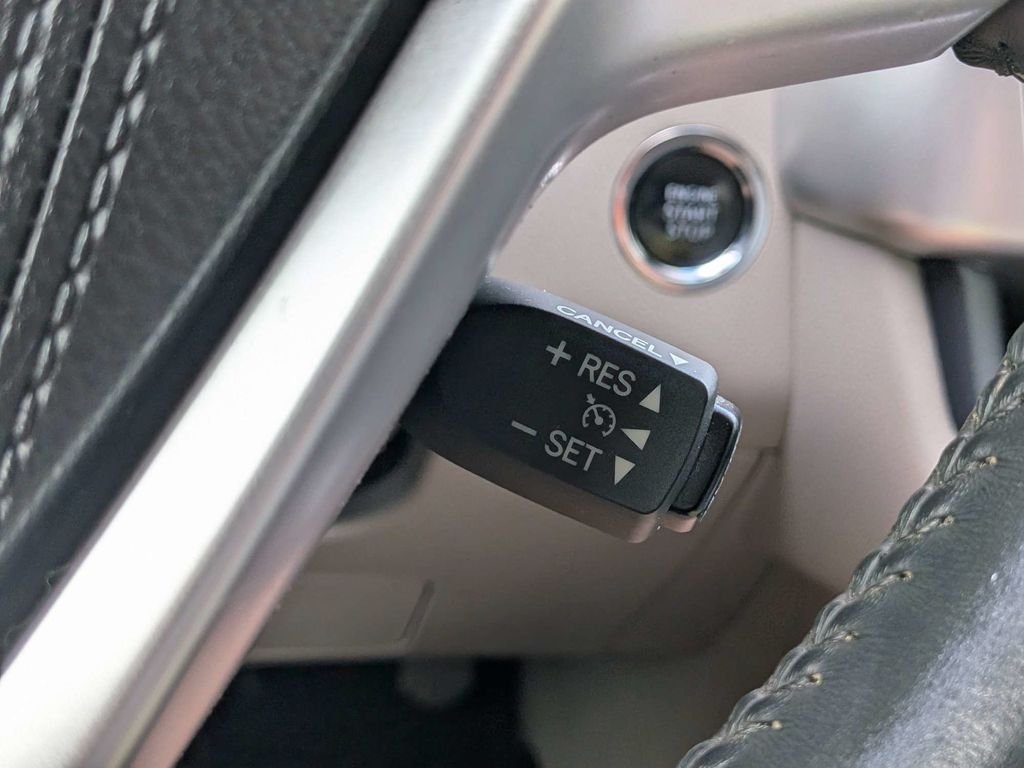 Used 2016 Gray Toyota XLE V6 image 32