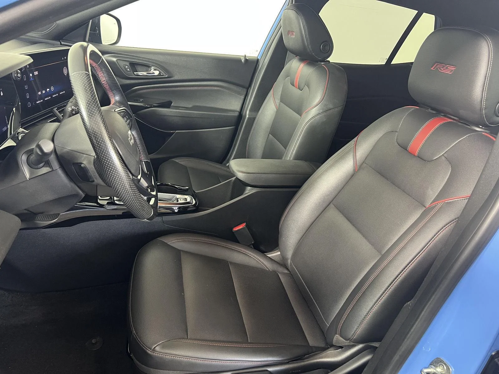 Used 2024 Fountain Blue Chevrolet 2RS image 5