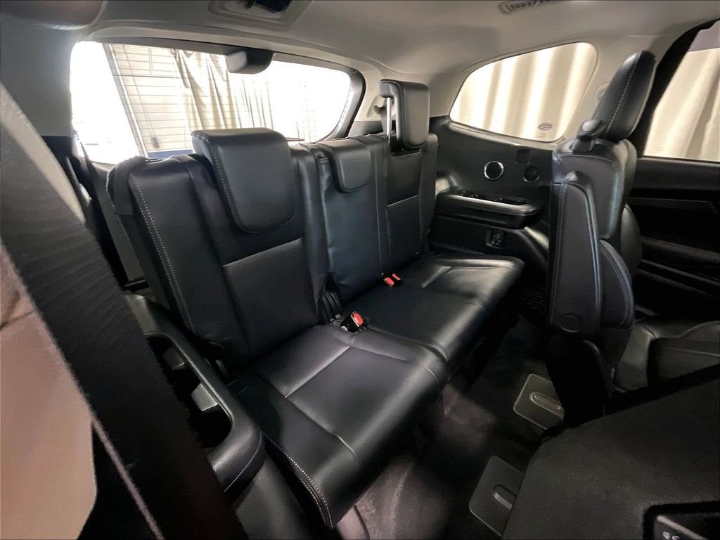 Used 2023  Subaru Touring image 17