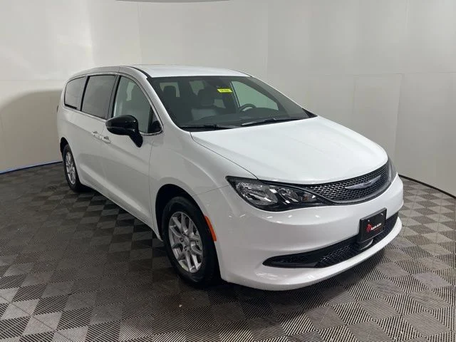 2026 Chrysler Voyager LX's photo