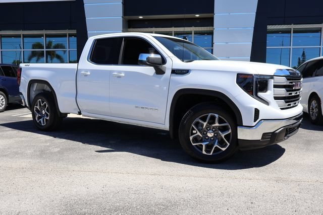 New 2026 Summit White GMC SLE image 2