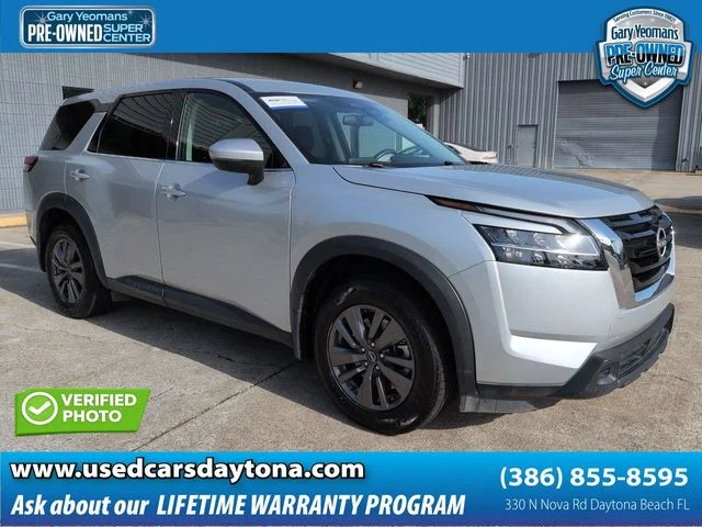 Used 2022 Silver Nissan S image 1