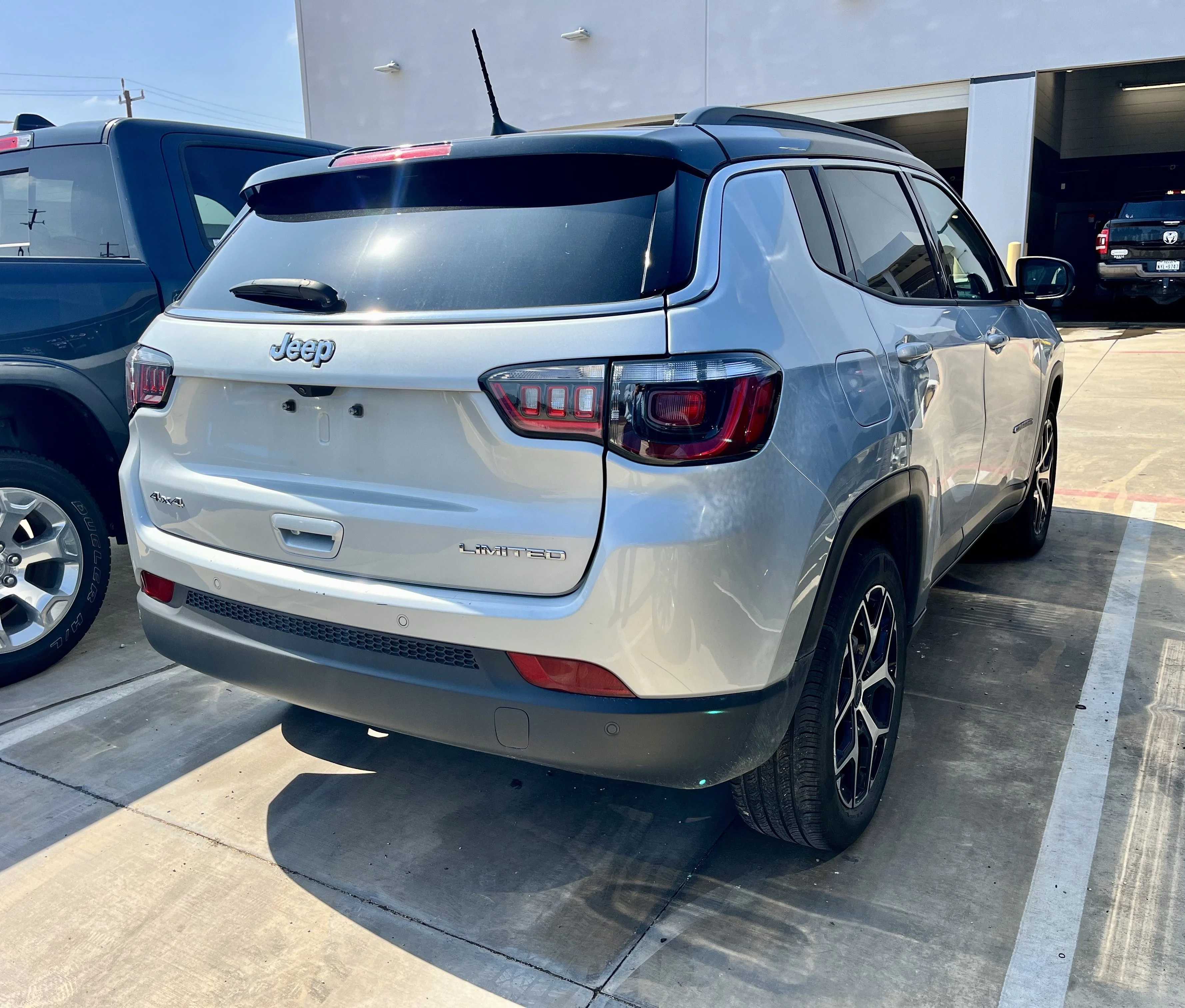 Used 2025 Silver Jeep Limited image 2