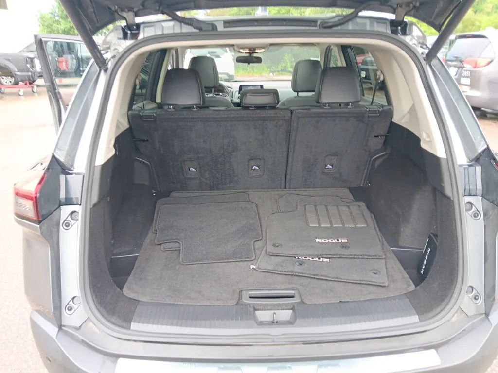 Used 2023 Gun Metallic Nissan SV image 34