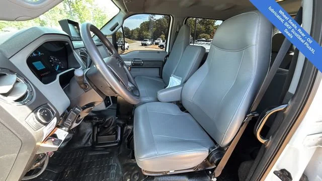 Used 2022  Ford NA image 19